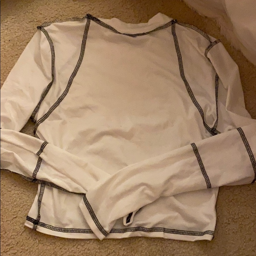 Long sleeve semi crop top brand new w/ no tags